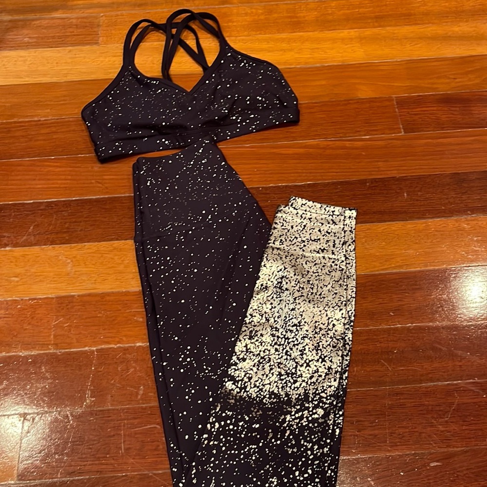 Beyond yoga blue with silver alloy work out set size S pant M top